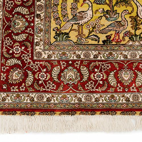 HANDMADE CARPET GOM SILK PERSIAN DESIGN WITH GOLDEN LEAVES 1,86X1,20 SIGNED