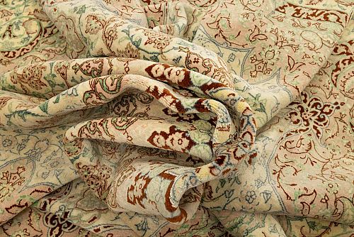 HANDMADE PERSIAN ESFAHAN CARPET 2,43X2,12 SIGNED BY AMINI COLLECTIVE